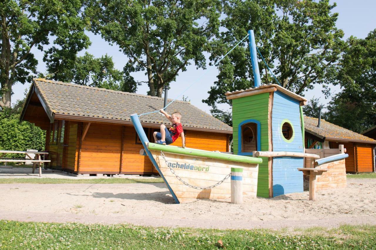 Kleintje Beer Villa Baarland Buitenkant foto